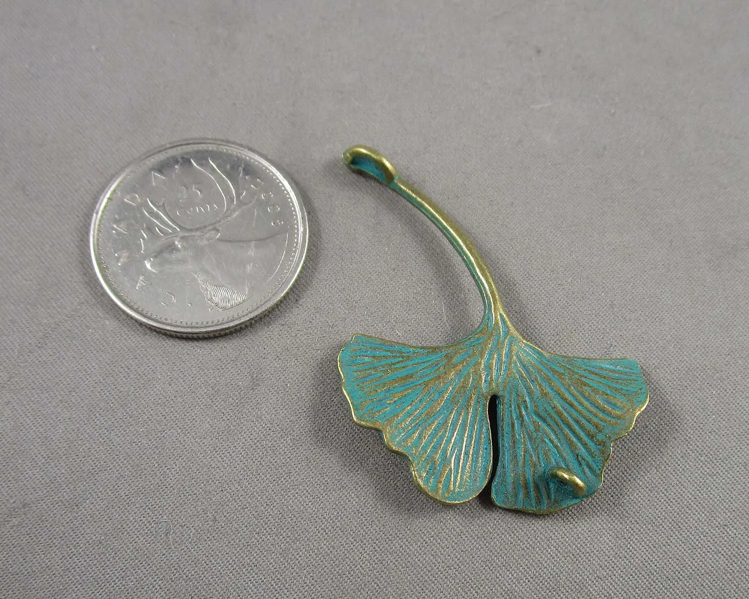 Green Patina Antique Bronze Leaf Pendant 1pc (6040)