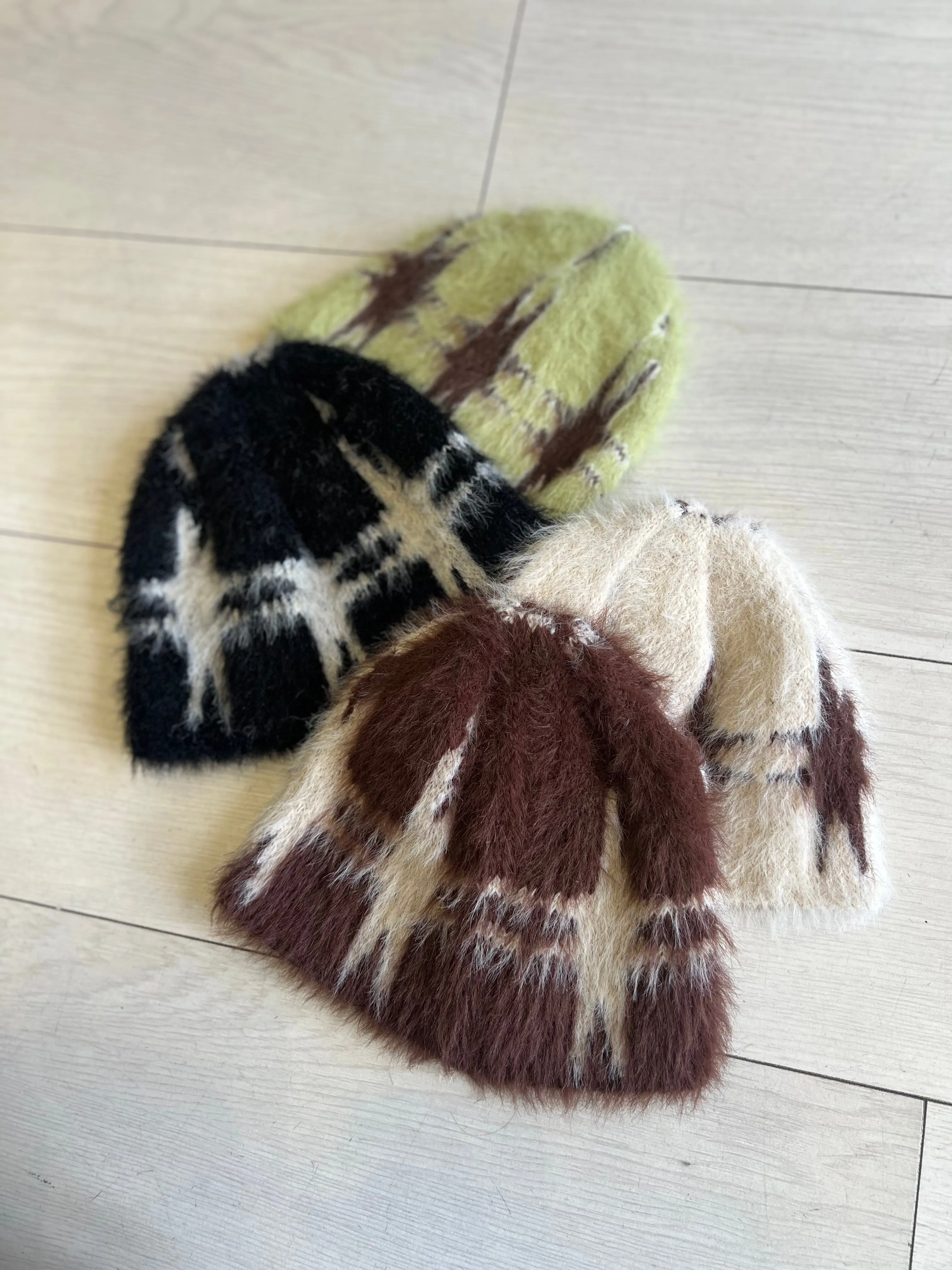 OLLA Fuzzy toque