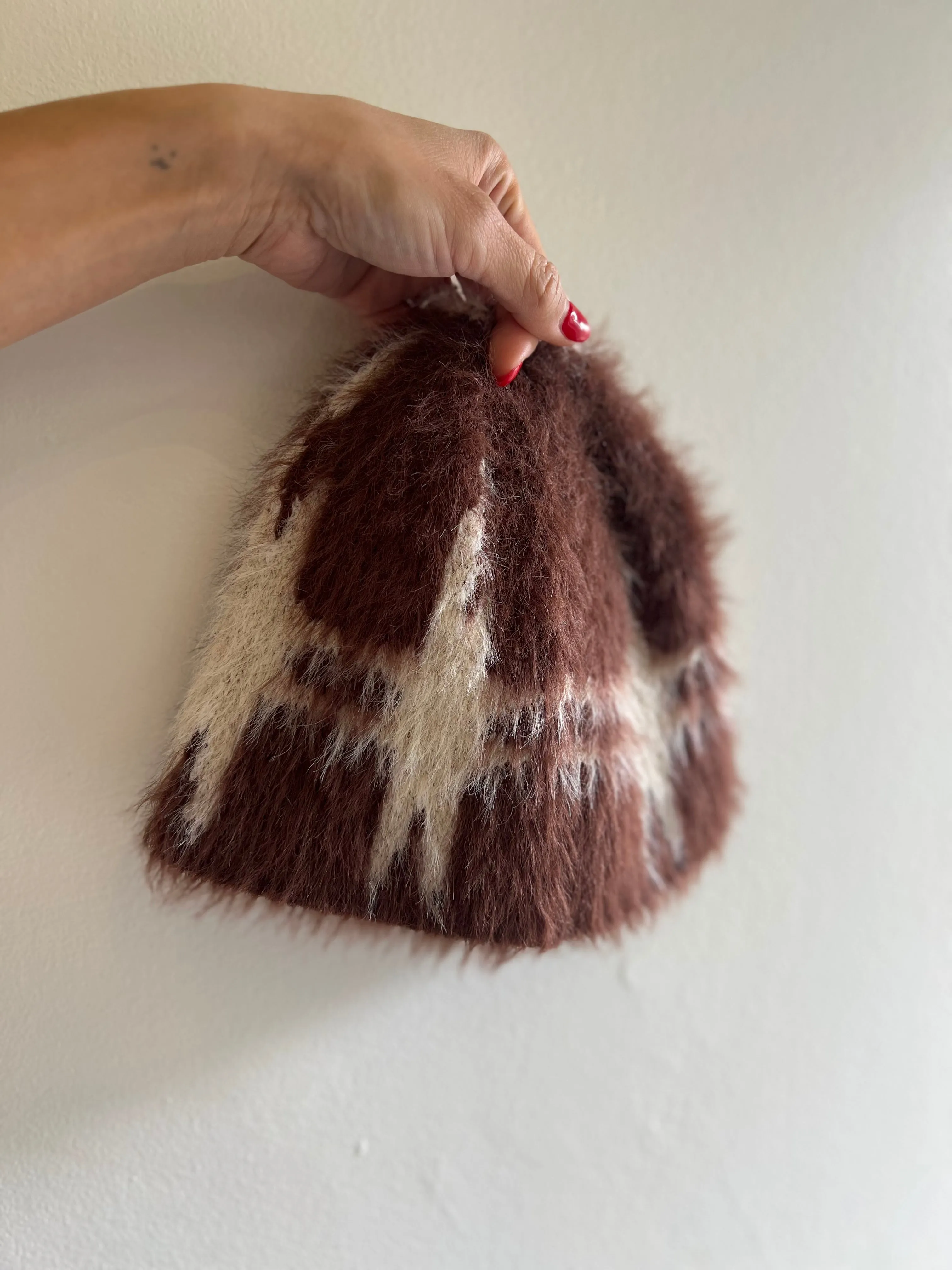 OLLA Fuzzy toque