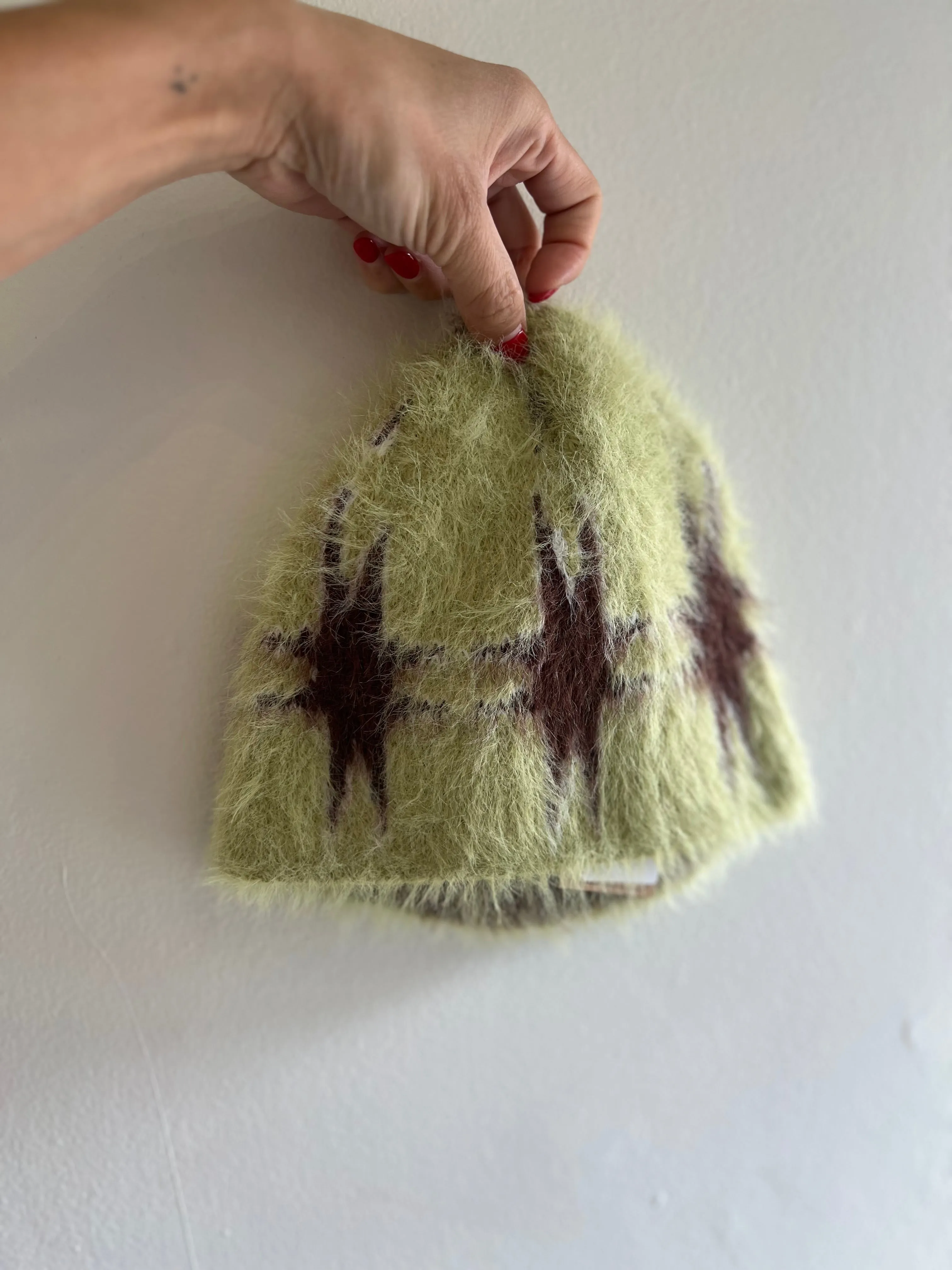 OLLA Fuzzy toque