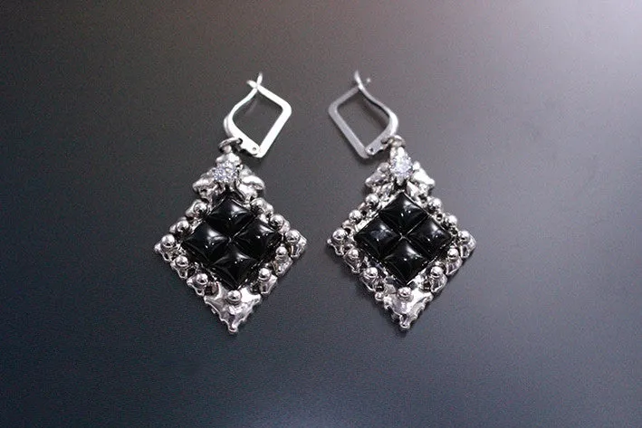 SG Liquid Metal PR-E1 – Antique Silver and Onyx Earring by Sergio Gutierrez